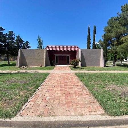 Country Livin Hostel Carlsbad Exterior photo